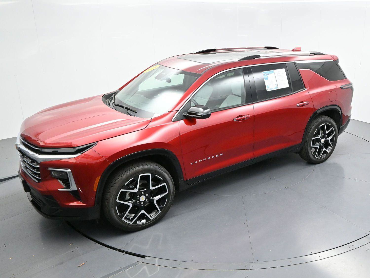 Used 2025 Chevrolet Traverse High Country AWD/4WD image 46