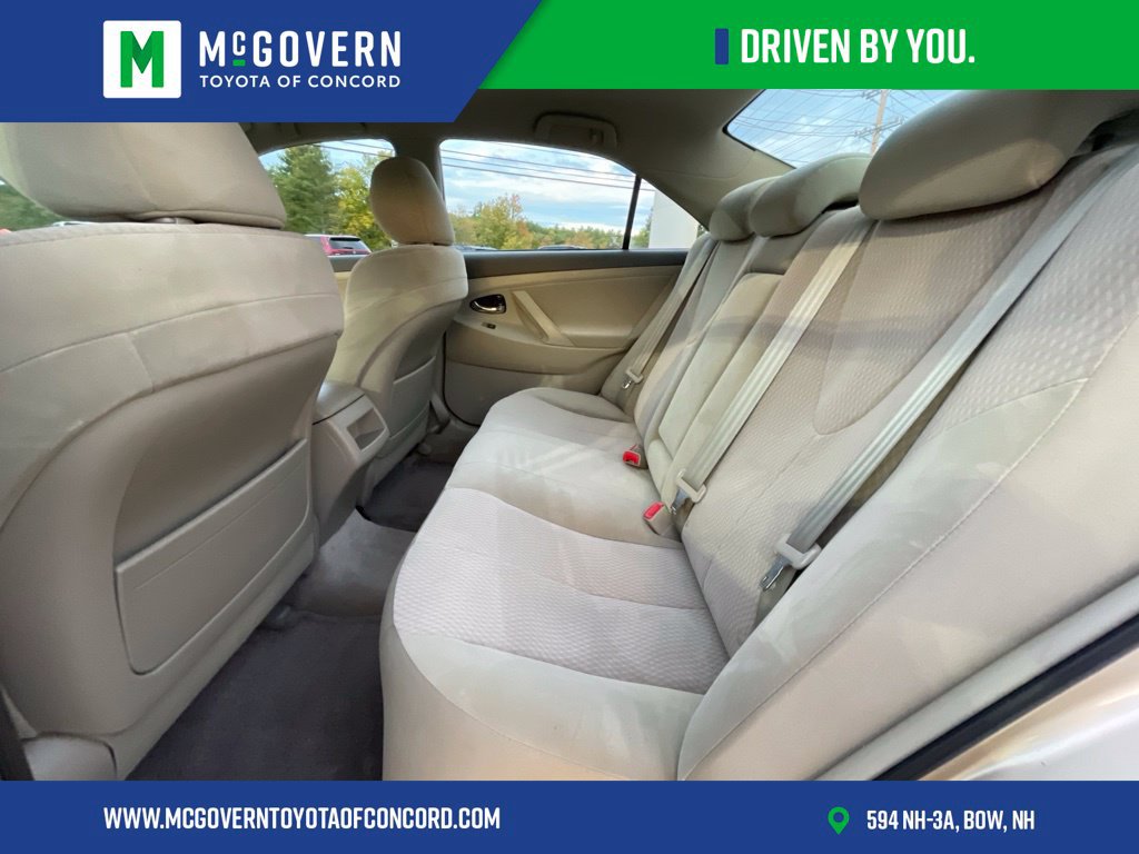 Used 2010 Toyota Camry LE FWD image 17