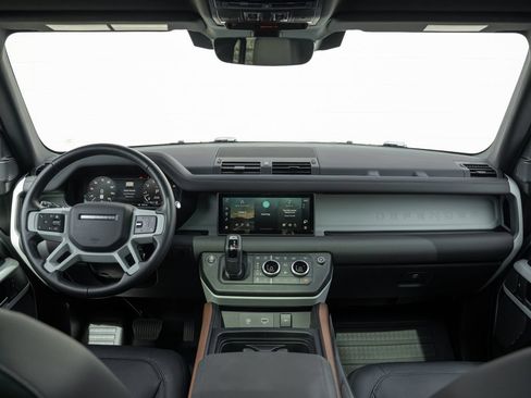 Used 2024 Land Rover Defender 110 SE AWD/4WD image 21