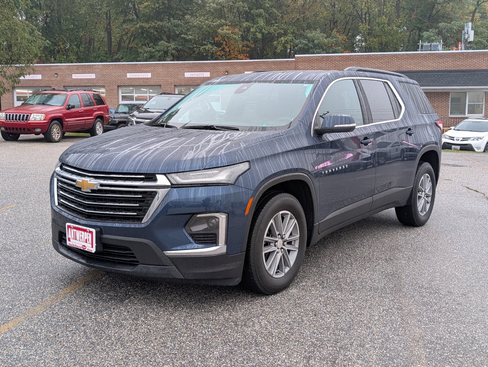 Used 2023 Chevrolet Traverse LT AWD/4WD image 7