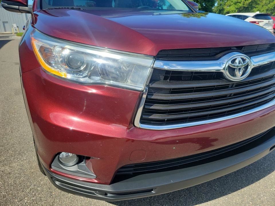 Used 2014 Toyota Highlander XLE FWD image 28