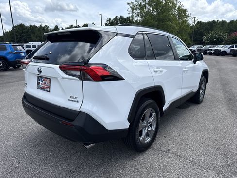 Used 2024 Toyota RAV4 XLE AWD/4WD image 7