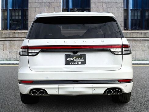 Used 2025 Lincoln Aviator Reserve w/ Jet Appearance Package AWD/4WD image 4