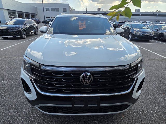 Used 2024 Volkswagen Atlas Cross Sport SE w/ Panoramic Sunroof Package AWD/4WD image 2