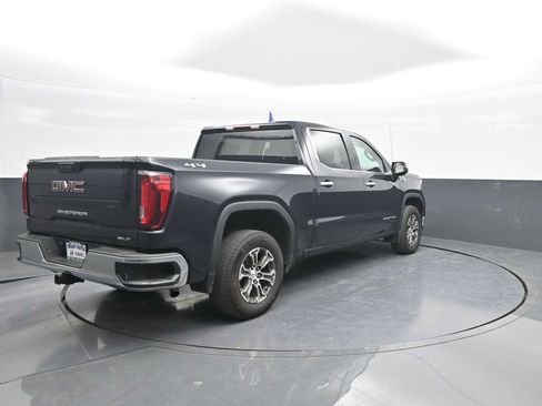 Used 2025 GMC Sierra 1500 SLT AWD/4WD image 7