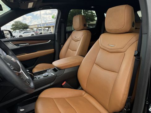 Used 2025 Cadillac XT5 Premium Luxury FWD image 25