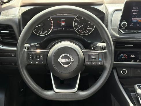 Used 2023 Nissan Rogue SV FWD image 23