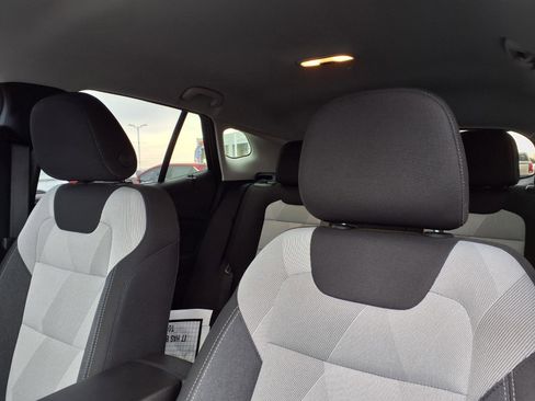 Used 2025 Chevrolet Trax LS w/ LS Convenience Package image 37