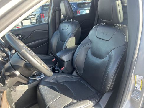 Used 2015 Jeep Cherokee Limited w/ Luxury Group image 12