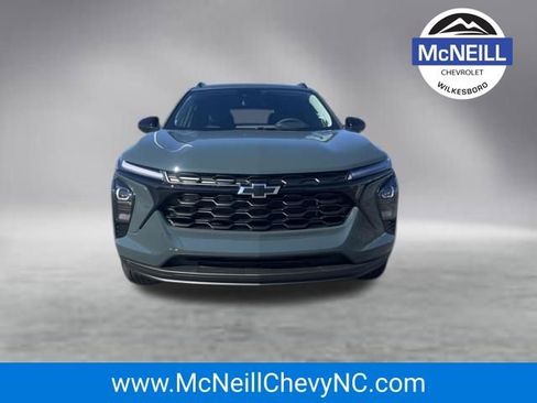 New 2026 Chevrolet Trax LT w/ Driver Confidence Package FWD image 2
