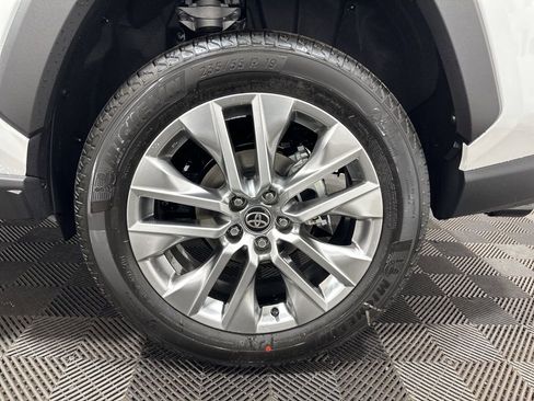 Used 2025 Toyota RAV4 XLE Premium image 34