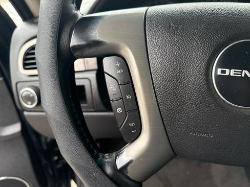 Used 2013 GMC Yukon XL Denali image 21