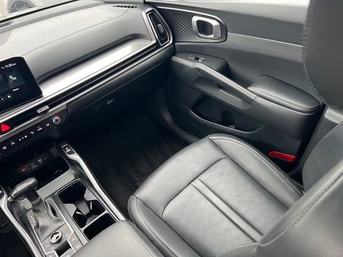 Used 2024 Kia Sorento S image 15