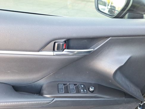 Used 2023 Toyota Camry XSE image 16
