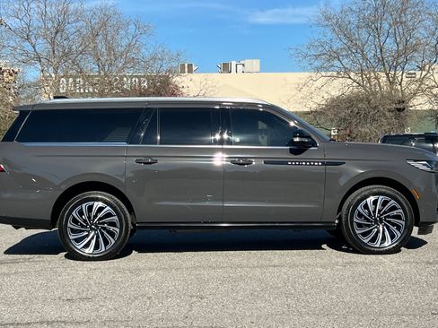 Used 2025 Lincoln Navigator L Black Label image 3