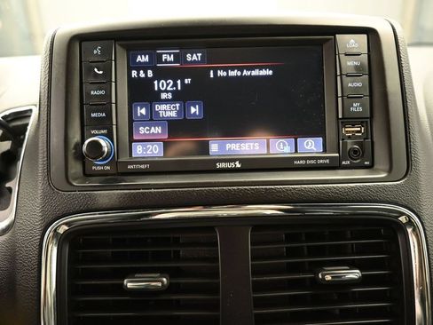 Used 2020 Dodge Grand Caravan SXT FWD image 2