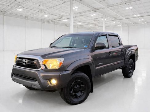 Used 2013 Toyota Tacoma 4x4 Double Cab w/ SR5 Pkg image 1