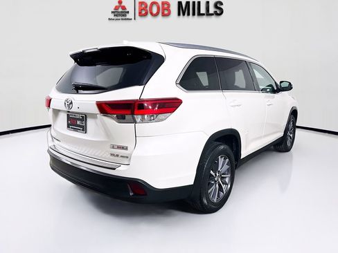 Used 2019 Toyota Highlander XLE AWD/4WD image 7