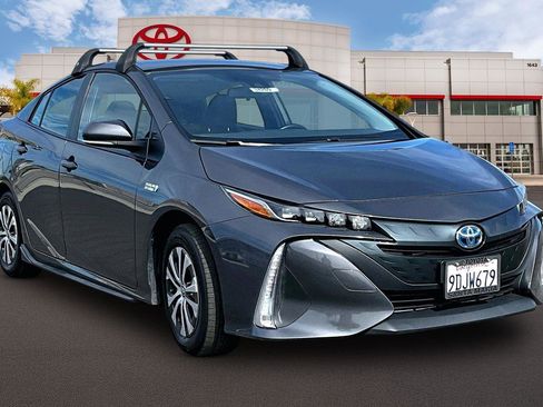 Used 2022 Toyota Prius Prime XLE image 1