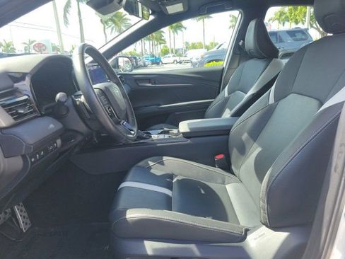 Used 2025 Toyota Camry SE FWD image 10