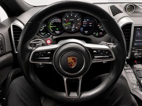Used 2018 Porsche Cayenne S AWD/4WD image 31