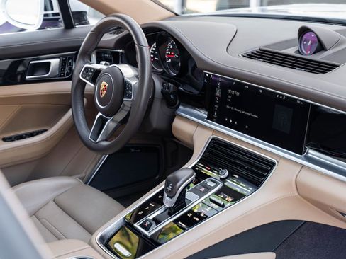Used 2018 Porsche Panamera 4S image 40