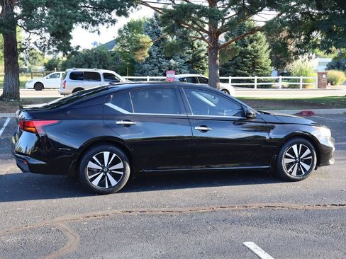 Used 2019 Nissan Altima 2.5 SV FWD image 4