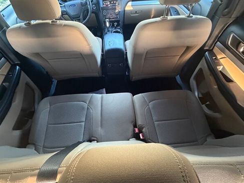 Used 2016 Ford Explorer XLT w/ Equipment Group 201A AWD/4WD image 15