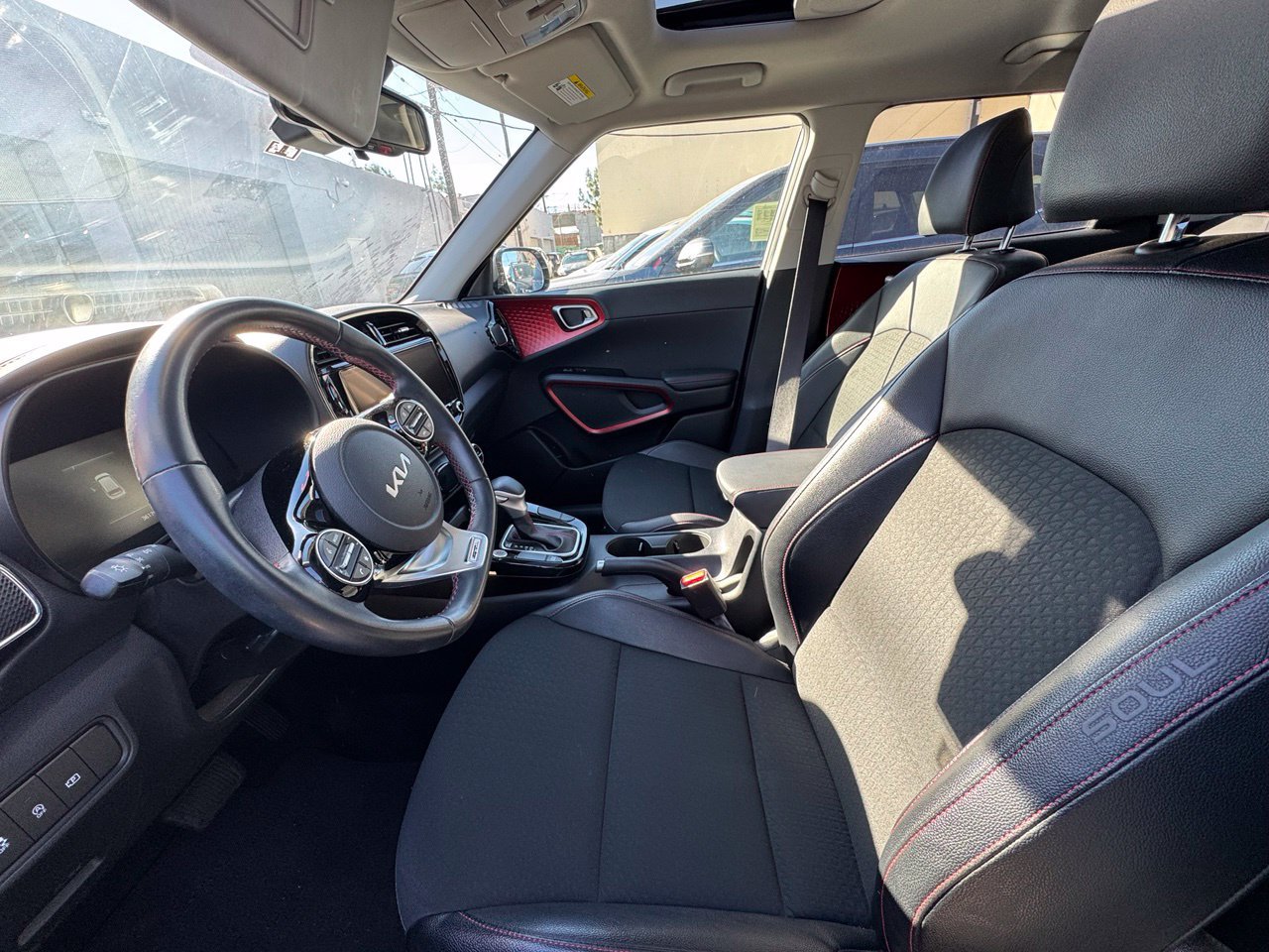 Certified 2023 Kia Soul GT-Line FWD image 6