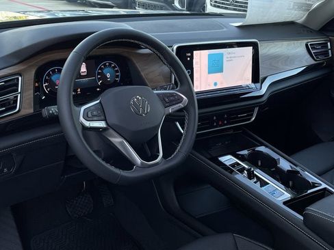 New 2026 Volkswagen Atlas SE image 12