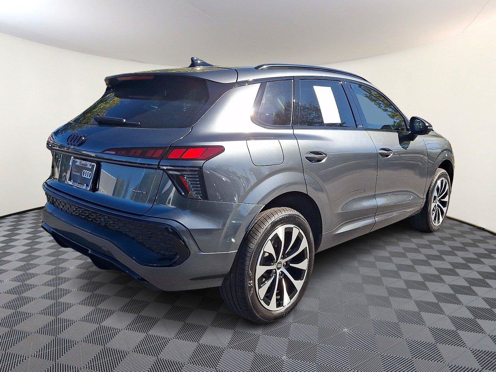 Used 2026 Audi Q3 quattro 2.0T w/ Driver Assistance Package AWD/4WD image 6