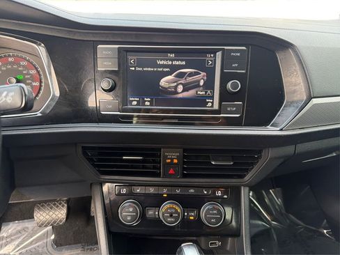 Used 2019 Volkswagen Jetta SE FWD image 15