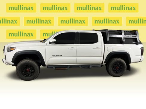 Used 2021 Toyota Tacoma TRD Off-Road w/ TRD Premium Off Road Package image 9