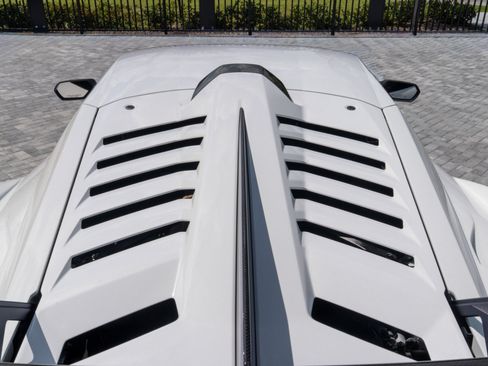 Used 2021 Lamborghini Huracan STO RWD image 60