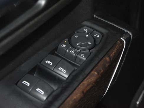 Used 2022 GMC Sierra 2500 Denali image 6