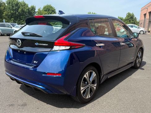 Used 2018 Nissan Leaf SV w/ SV Technology Package FWD image 5