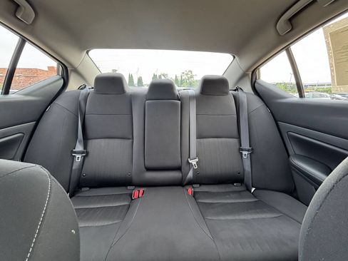 Used 2025 Nissan Altima 2.5 SV FWD image 35