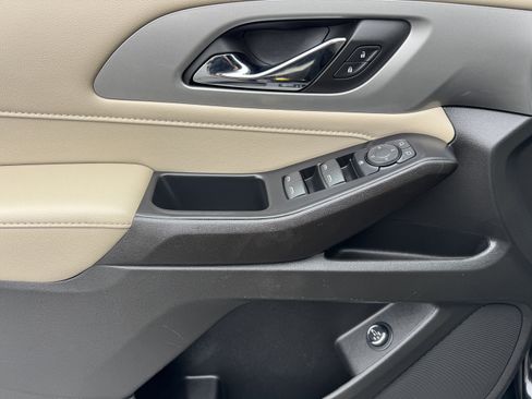 Certified 2022 Chevrolet Traverse LT image 12