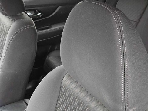 Used 2017 Nissan Rogue SV w/ SV Premium Package FWD image 15