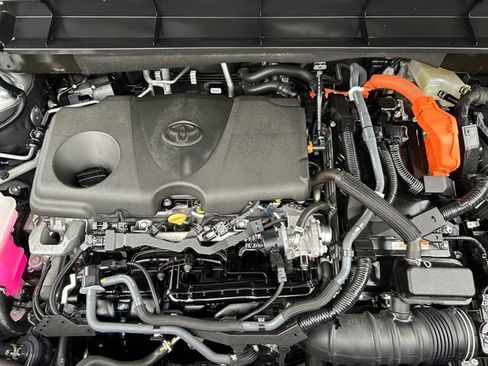 Certified 2024 Toyota Highlander XLE AWD/4WD image 20