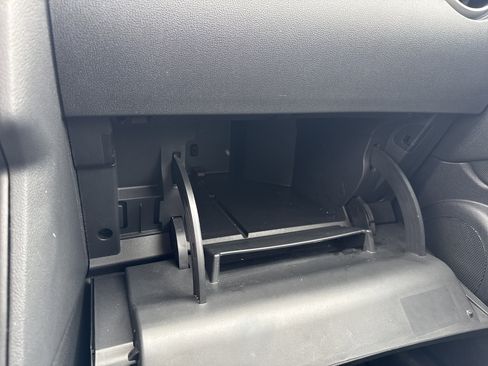 Used 2013 Nissan Rogue SV image 23