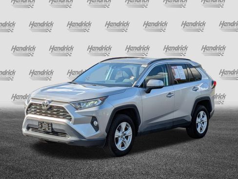 Used 2020 Toyota RAV4 XLE image 5