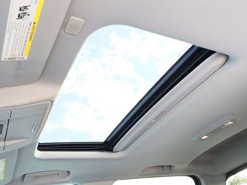 Used 2018 GMC Sierra 1500 SLT w/ SLT Premium Package image 22