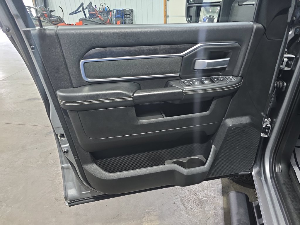 Used 2024 RAM 2500 Big Horn w/ Night Edition AWD/4WD image 12