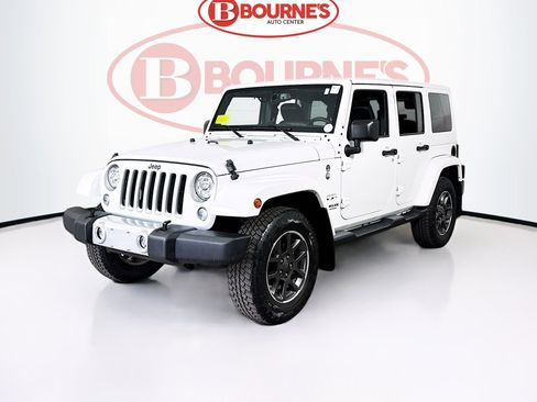 Used 2017 Jeep Wrangler Unlimited Sahara w/ Dual Top Group AWD/4WD image 6