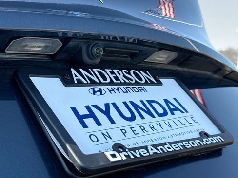 Used 2024 Tesla Model Y Long Range AWD/4WD image 13
