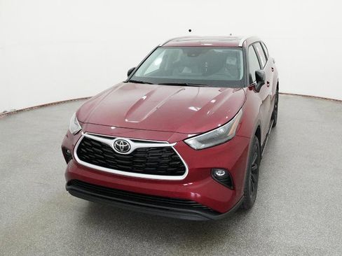 New 2026 Toyota Highlander XLE image 3