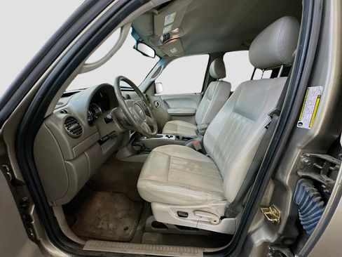 Used 2006 Jeep Liberty Limited image 13