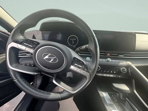 Used 2023 Hyundai Elantra SEL w/ Convenience Package FWD image 8