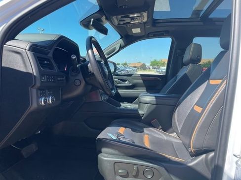 Used 2023 GMC Yukon AT4 w/ Technology Package AWD/4WD image 2